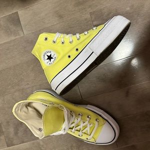 CONVERSE
CHUCK TAYLOR ALL STAR
PLATFORM HIGH TOP 7,5 soft yellow - as new